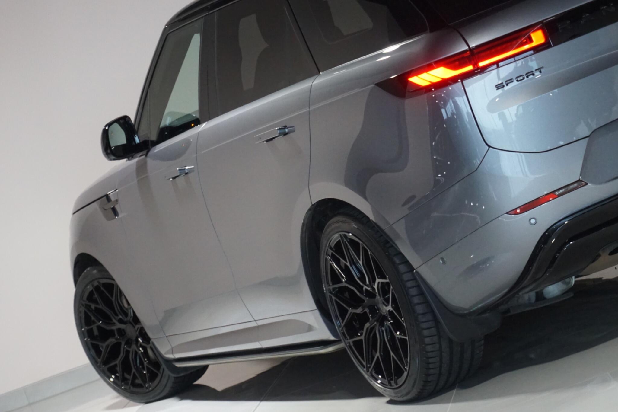 Land Rover Range Rover Sport 3.0 D300 MHEV Stealth Edition SUV 5dr Diesel Auto 4WD Euro 6 (s/s) (300 ps)